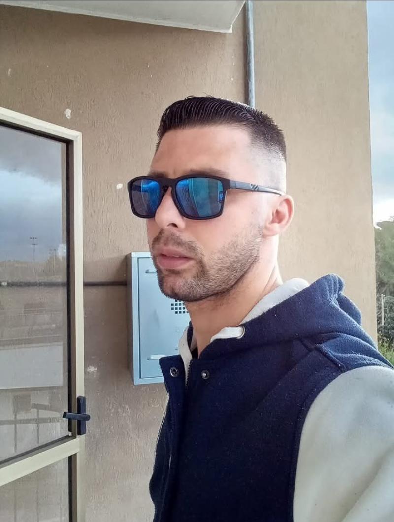 Cerco tre ragazze uscire insieme 