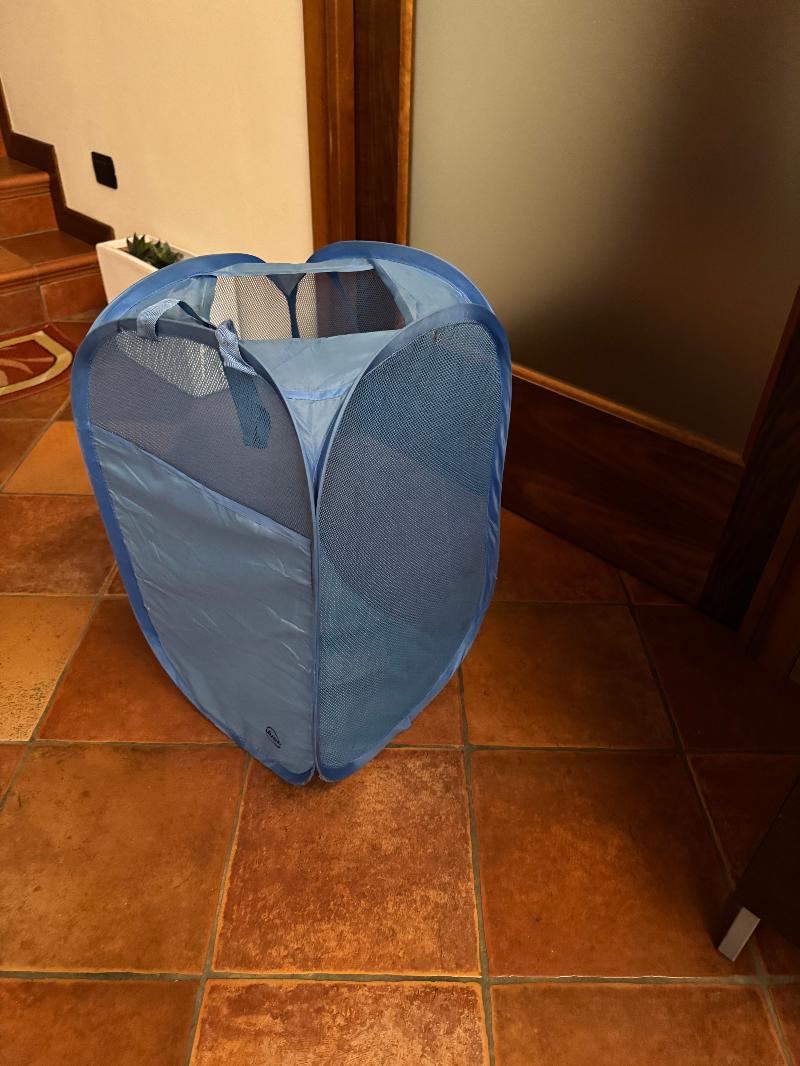 Contenitore ripiegabile