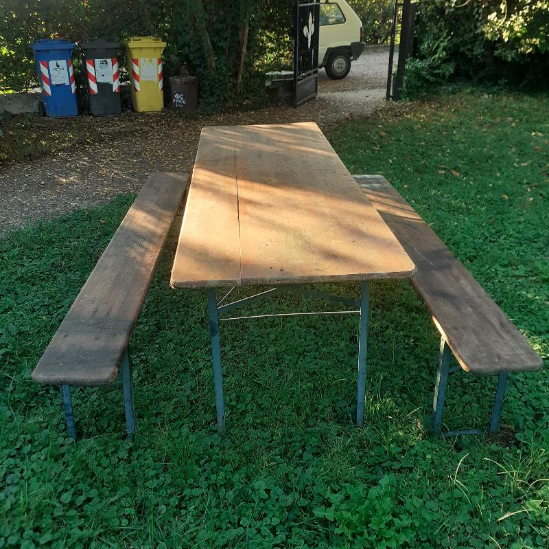 tavolo birreria con panche