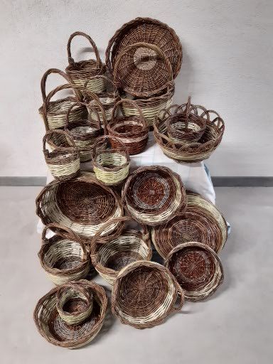 Panari medi e grandi e cestini bassi, medi e grandi