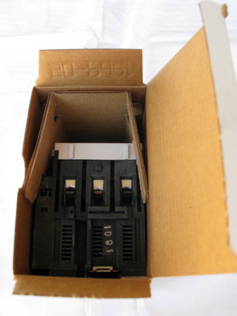 SIEMENS INTERRUTTORE SALVA MOTORE TRIVASE 415 v 6 Ka