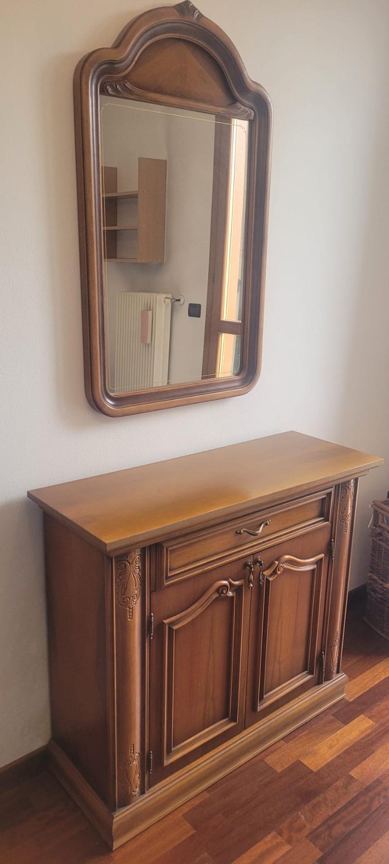 Mobile in stile con intaglio + specchiera coordinata