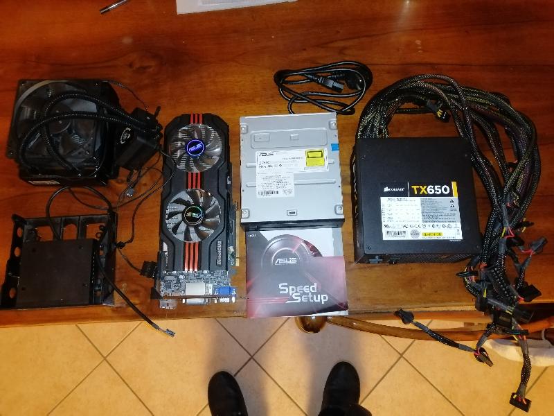 Componenti PC: Video, Ali 650W, Dissipatore..