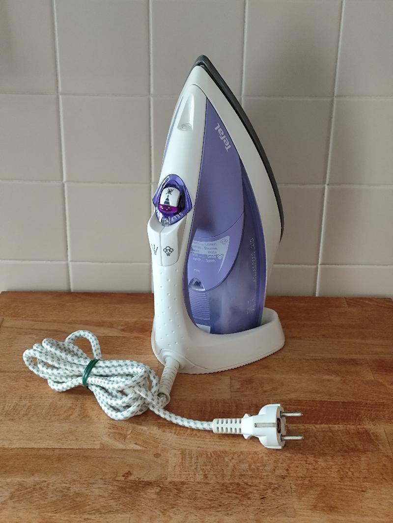 Ferro da stiro Tefal aquaspeed 210