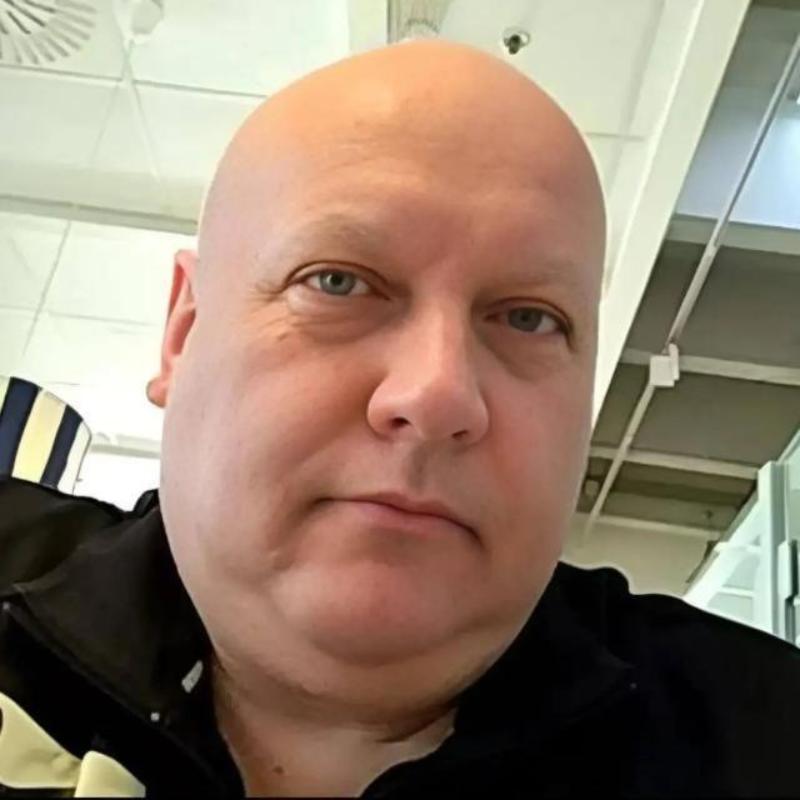 Cerco amicizie e relazioni di qualsiasi tipo 