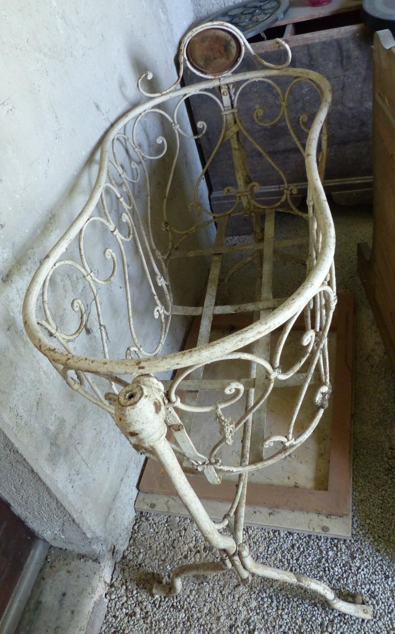culla o fioriera in ferro battuto 