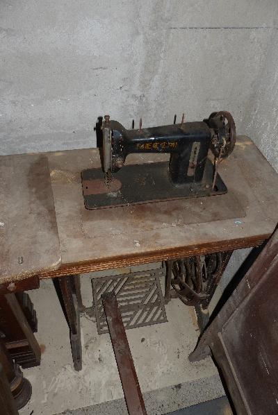 macchina da cucire d'epoca