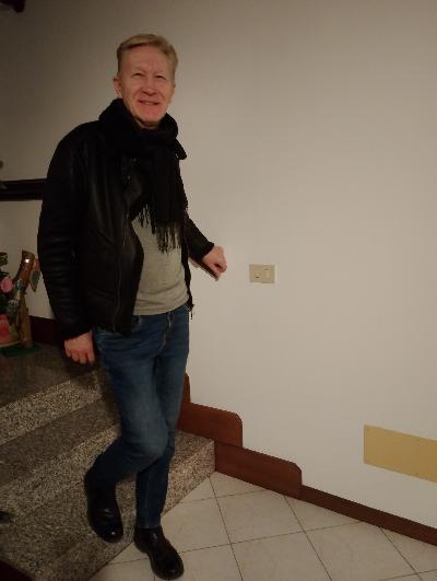 Cerco una donna per una relazione possibilmente duratura 