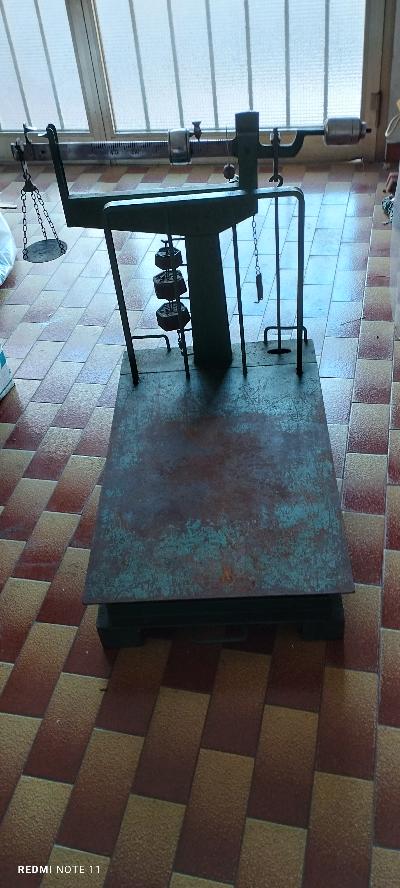 ANTICA PESA BASCULA/BASSACUNA IN FERRO - PESATA MAX 300 KG.