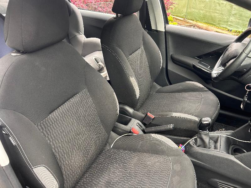 Peugeot 208 5 porte 1.6 HDi (75cv) Allure