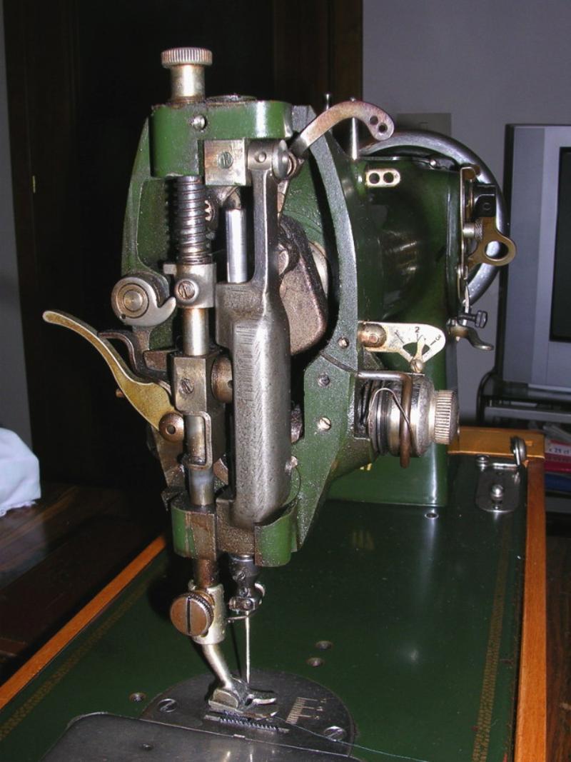 Macchina per cucire Bernina 117 L