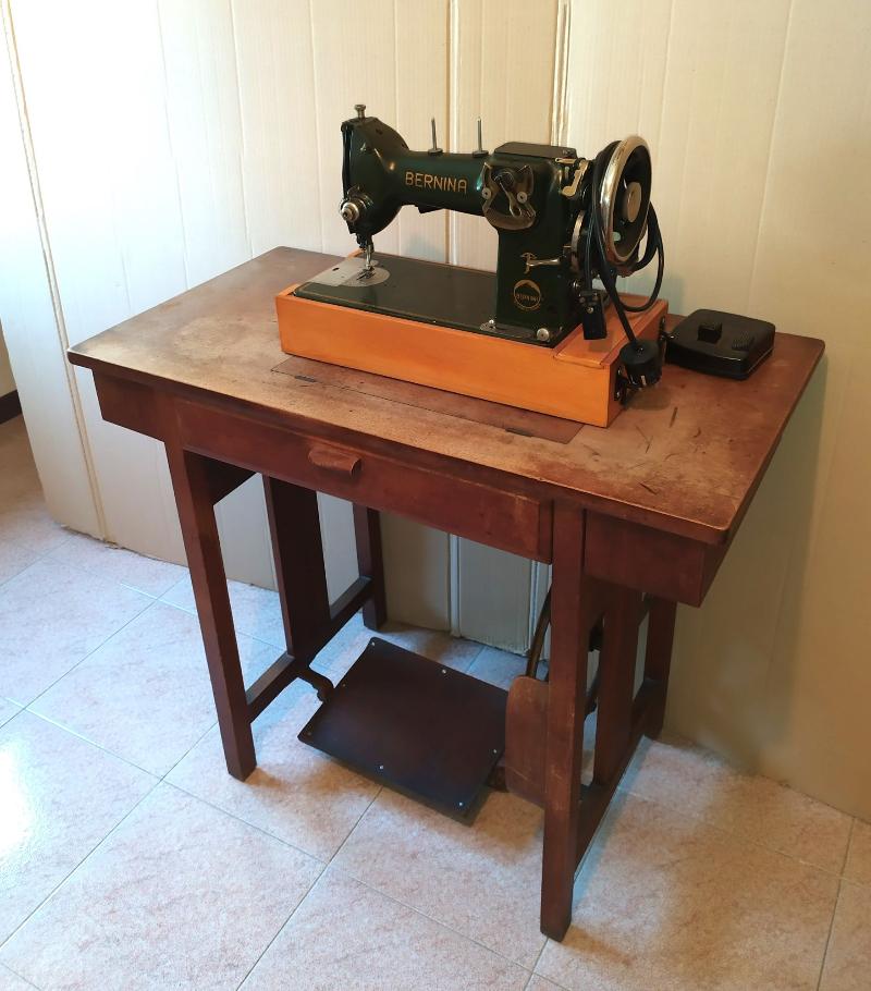 Macchina per cucire Bernina 117 L