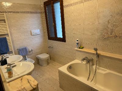 Affitto Casa a schiera su tre piani  a Pove del grappa 