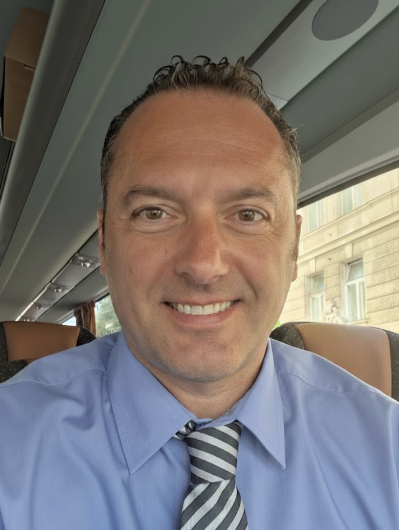 Andrea, vivo da solo, ho un buon lavoro ....