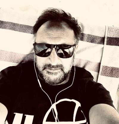 Giovanni, ex ufficiale dell’esercito.