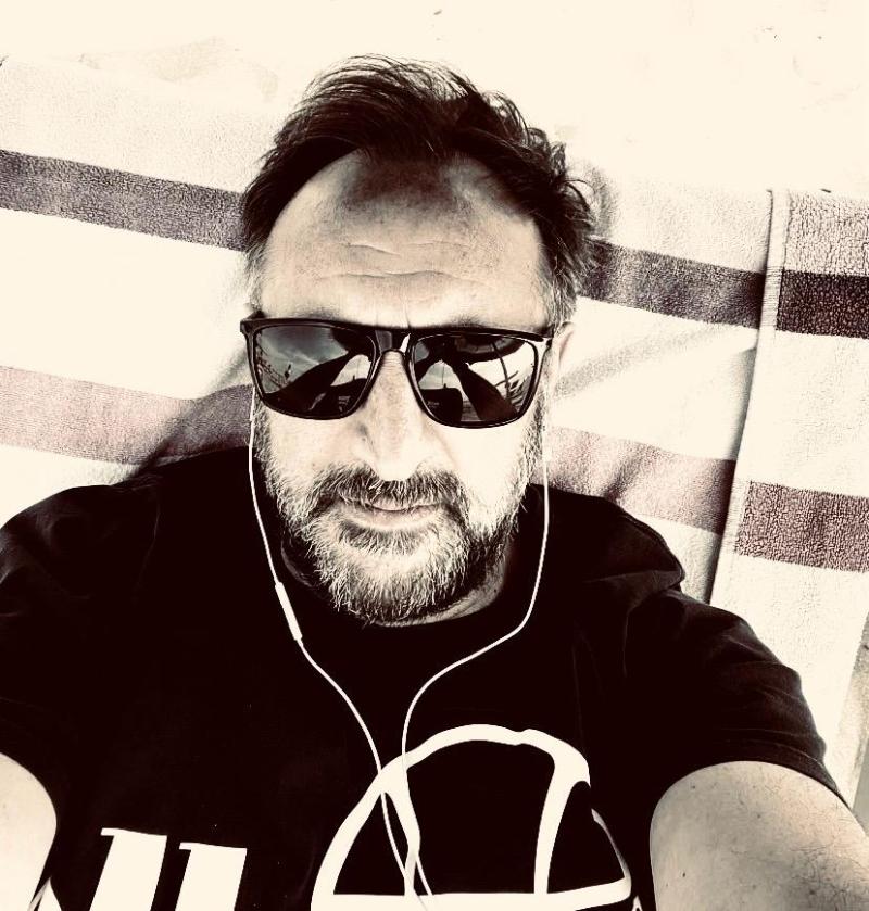 Giovanni, ex ufficiale dell’esercito.
