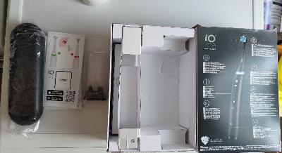 Oral-B iO5 spazzolino elettrico usato 2 mesi ottime condizioni 
