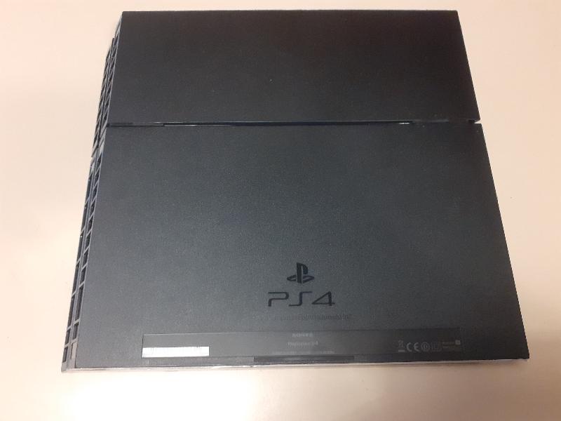 CONSOLLE PLAYSTATION 4 (PREZZO TRATTABILE)