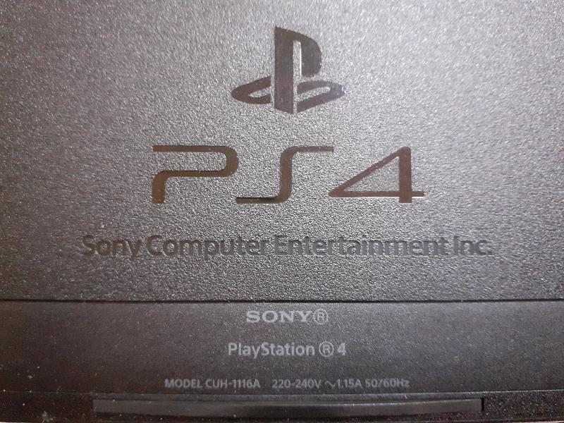 CONSOLLE PLAYSTATION 4 (PREZZO TRATTABILE)