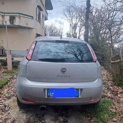 Vemdesi Fiat Punto Berlina 5 porte multijet 75cv Diesel anno 2015