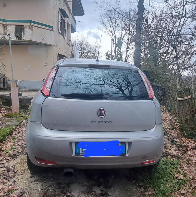 Vemdesi Fiat Punto Berlina 5 porte multijet 75cv Diesel anno 2015