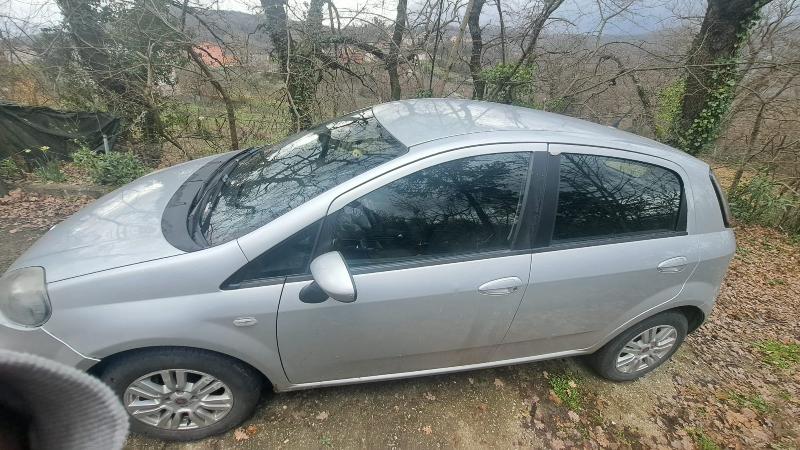 Vemdesi Fiat Punto Berlina 5 porte multijet 75cv Diesel anno 2015