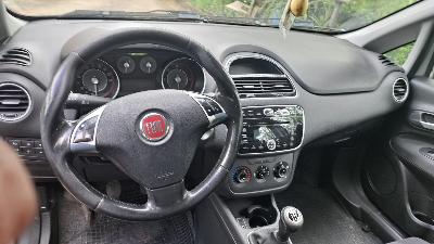 Vemdesi Fiat Punto Berlina 5 porte multijet 75cv Diesel anno 2015