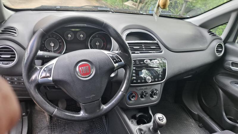 Vemdesi Fiat Punto Berlina 5 porte multijet 75cv Diesel anno 2015