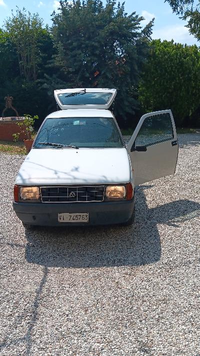 Lancia Y10 