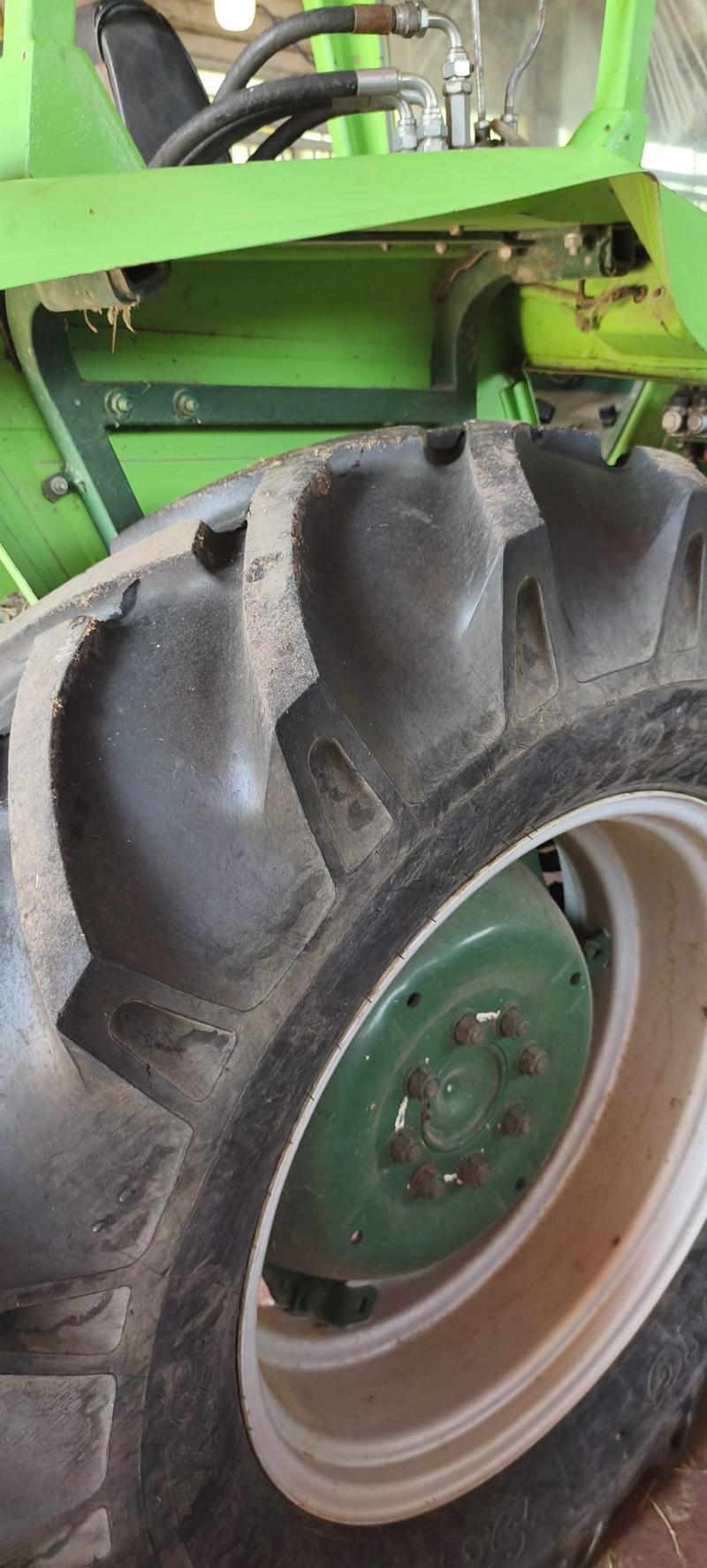 AGRIFULL DT CON CARICATORE FRONTALE 75 HP 