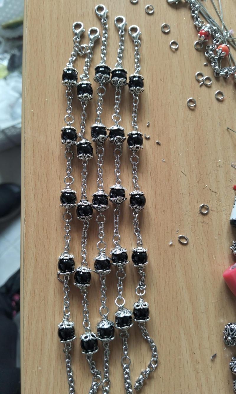Collana ,bracciale, spilla ecc ec 
