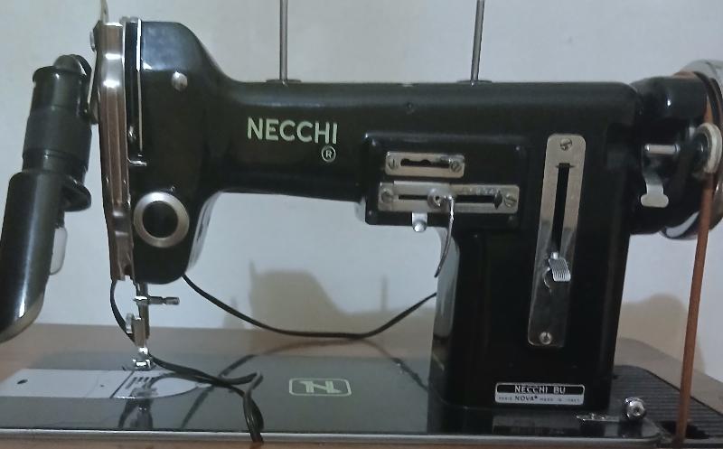 macchina da cucire Necchi