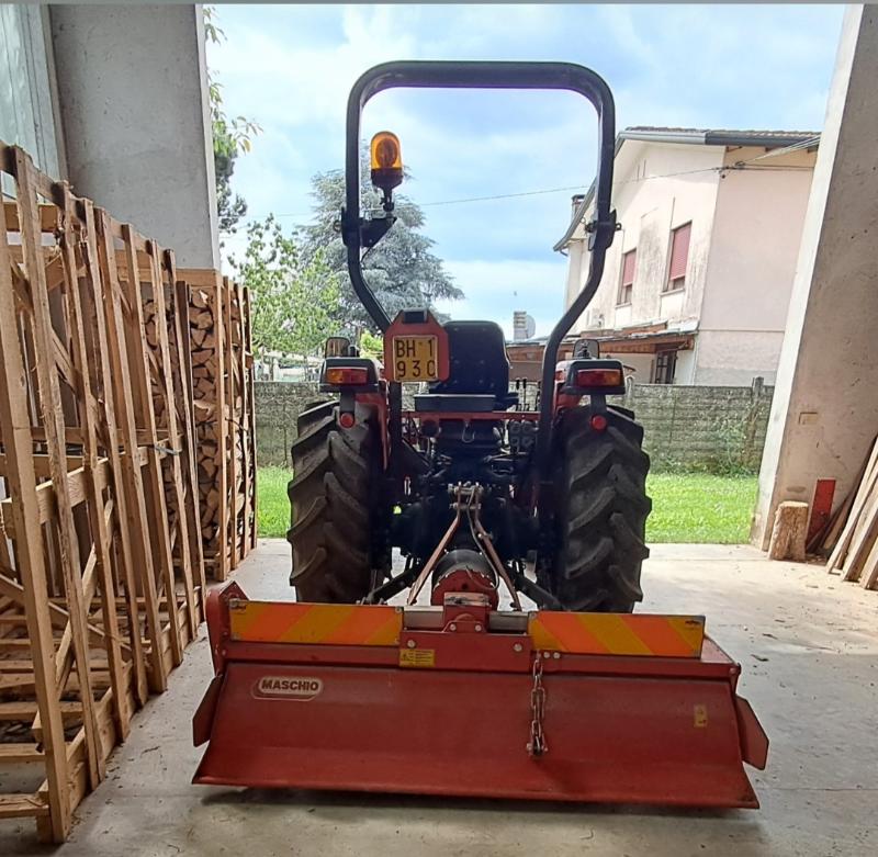 Kubota L4100 a gasolio-56 ore + fresa in regalo a 10.500 €
