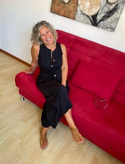ABITO A MESTRE (VENEZIA), Linda 65 anni 
