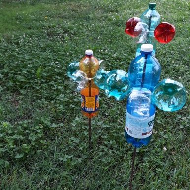Scacciatalpe e decori da giardino.