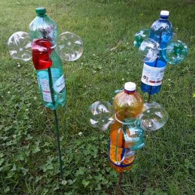 Scacciatalpe e decori da giardino.