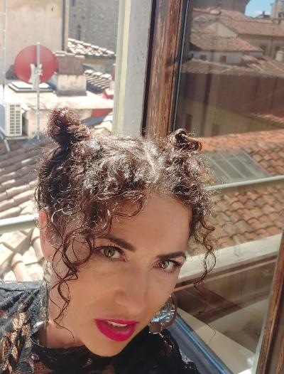 Elisa, ho tanti interessi....