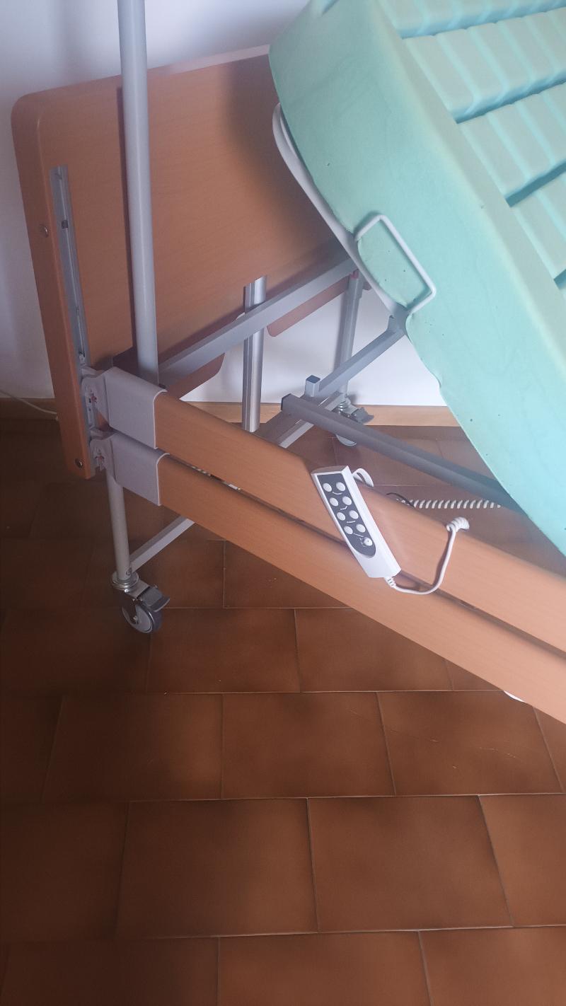Letto elettrico ospedaliero