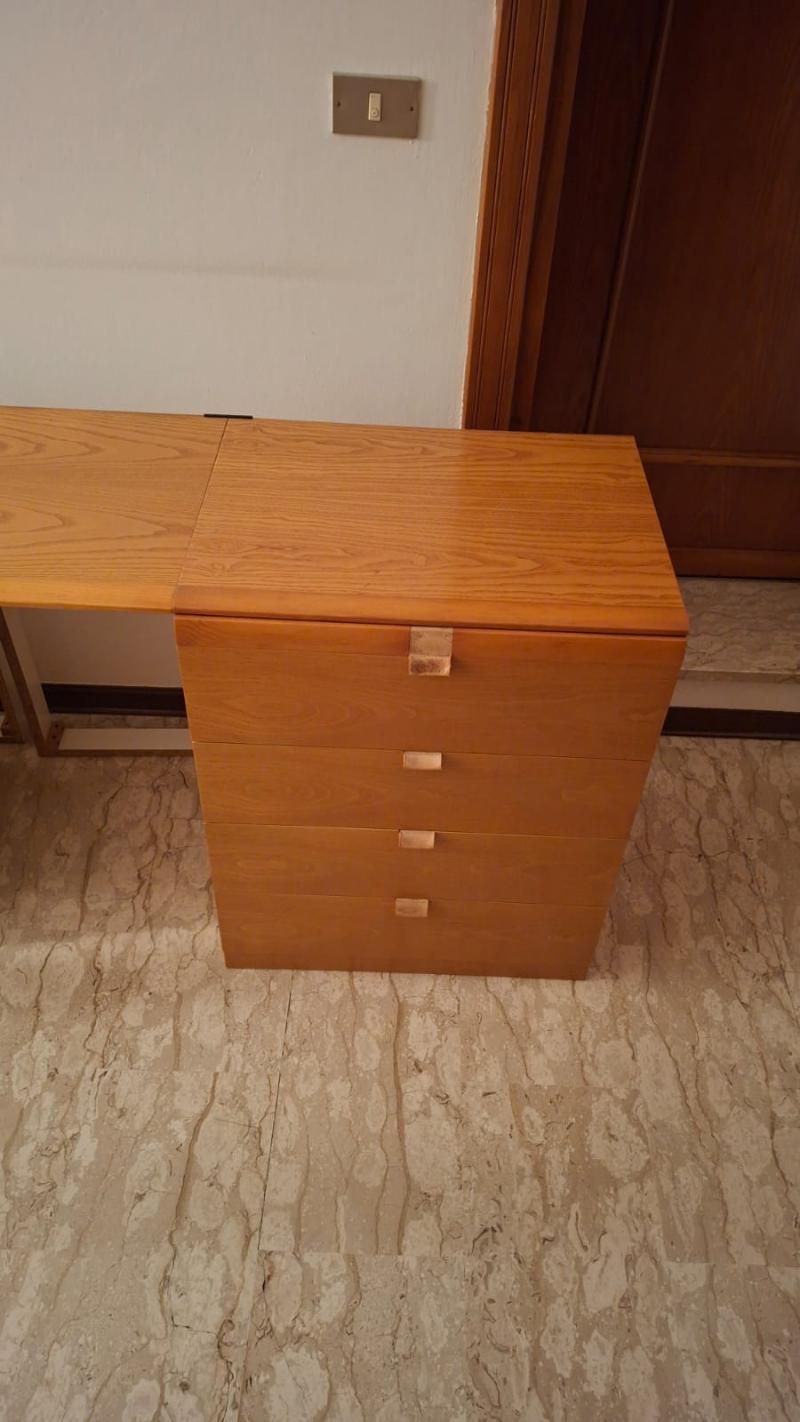 Scrivania in legno