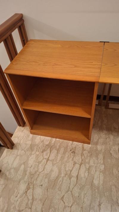 Scrivania in legno