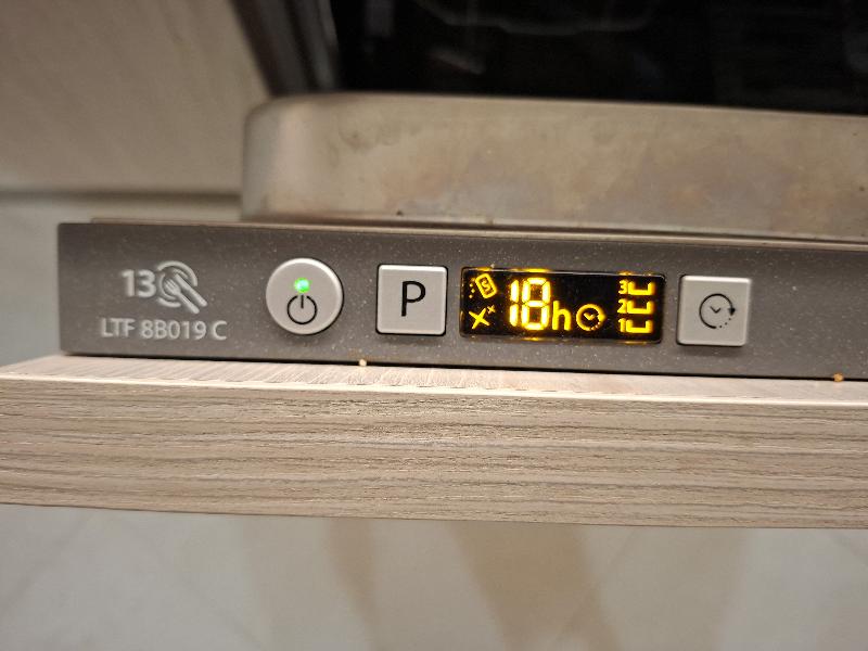 LAVASTOVIGLIE DA INCASSO HOTPOINT ARISTON (13 Coperti - Mod. LTF 8B019 C)